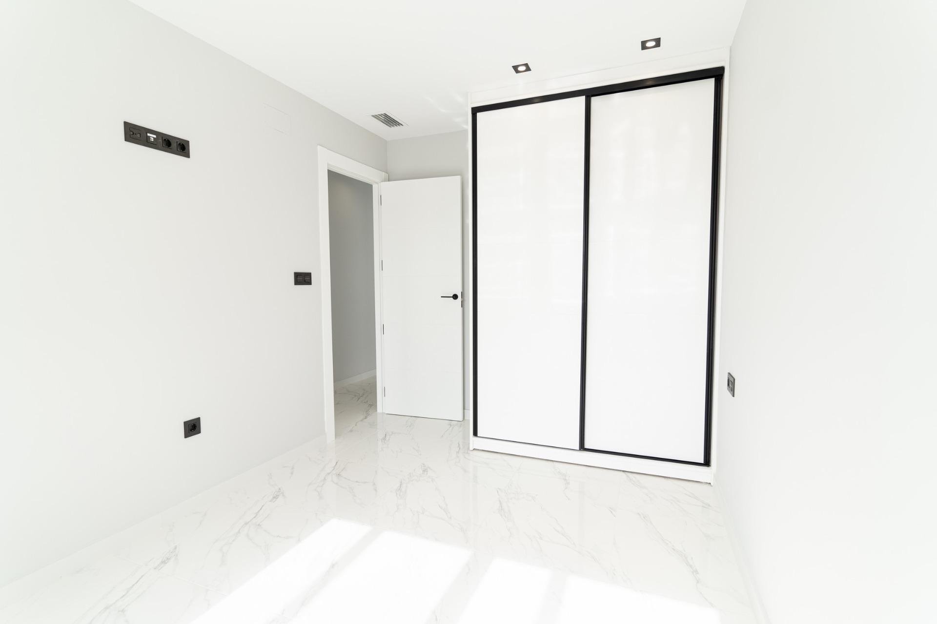 Villa i Punta Prima, Alicante, Spanien 4 sovrum, 121 kvm. Nr. 128517