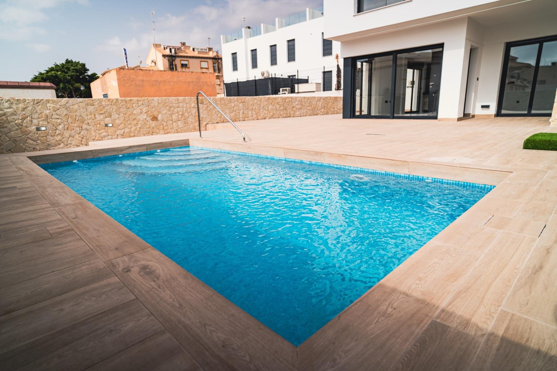 Villa i Punta Prima, Alicante, Spanien 4 sovrum, 121 kvm. Nr. 128517