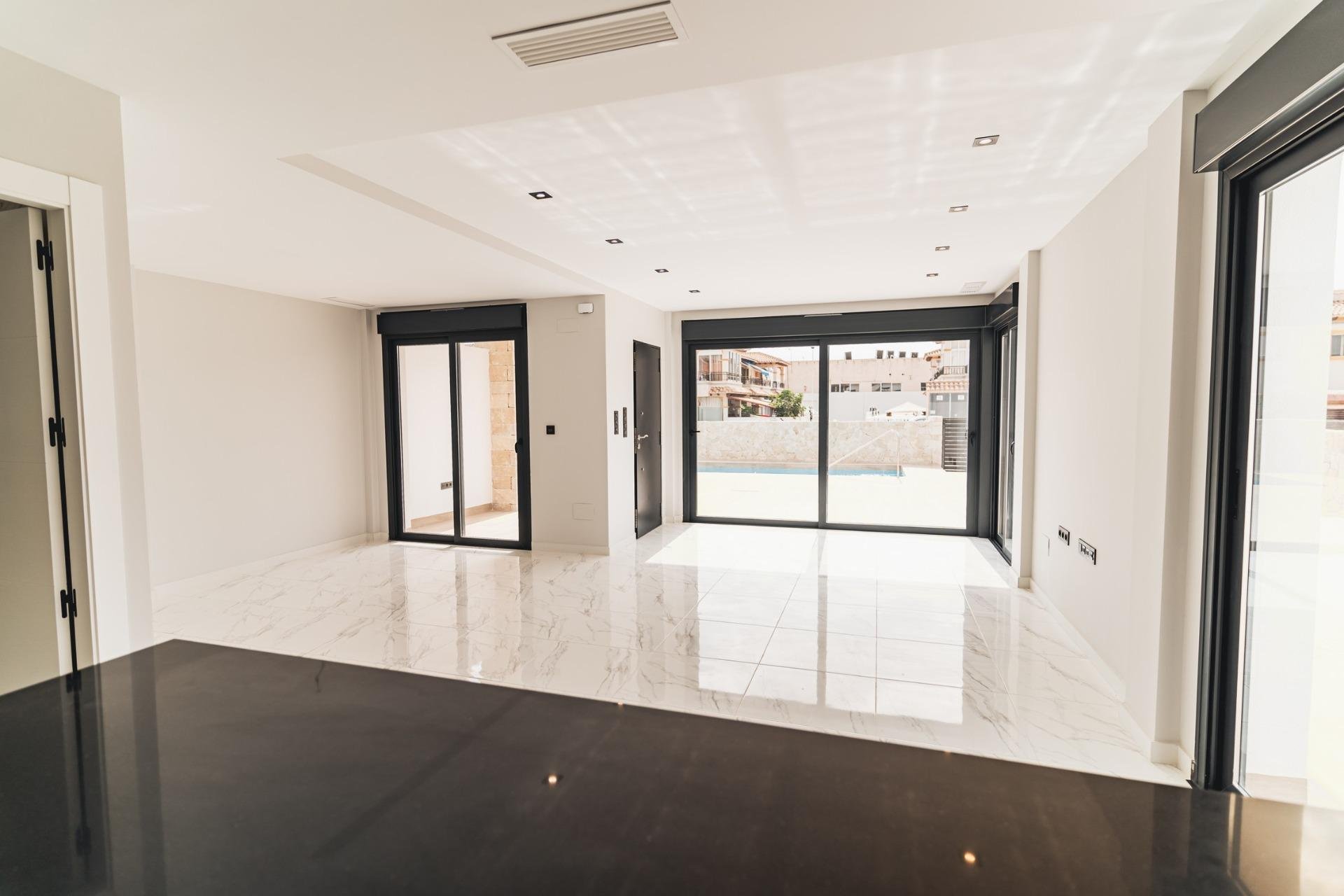 Villa i Punta Prima, Alicante, Spanien 4 sovrum, 121 kvm. Nr. 128517