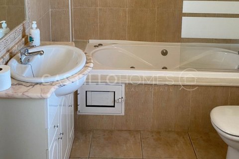 Villa for sale Villamartin, Alicante, Spain 3 bedrooms, 195 sq.m. No. 125155 - photo 9