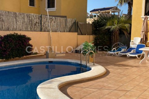 Villa for sale Villamartin, Alicante, Spain 3 bedrooms, 195 sq.m. No. 125155 - photo 1