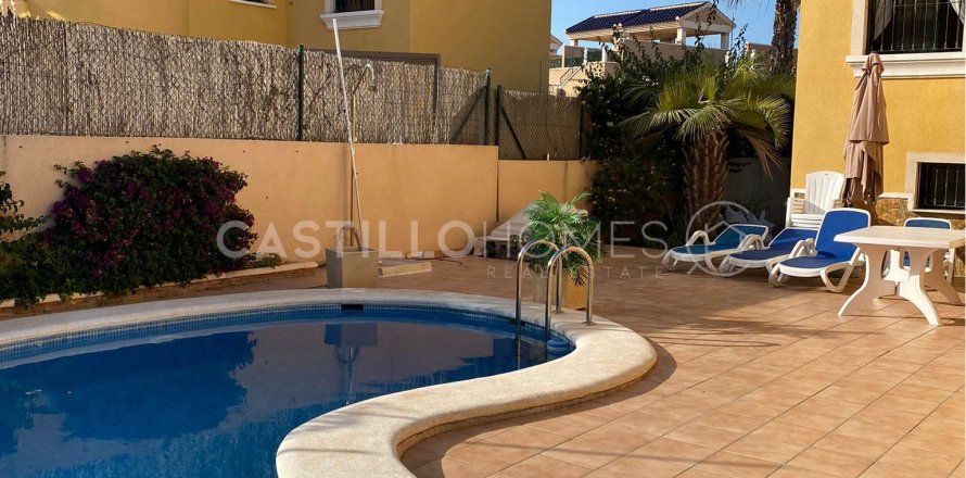 Villa Villamartin, Alicante, Spain 3 bedrooms, 195 sq.m. No. 125155
