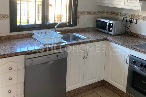 Villa for sale Villamartin, Alicante, Spain 3 bedrooms, 195 sq.m. No. 125155 - photo 5