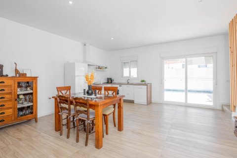 Продажа таухауса в Чиклана-де-ла-Фронтера, Кадис, Испания 3 спальни, 84.73м2 №121793 - фото 23