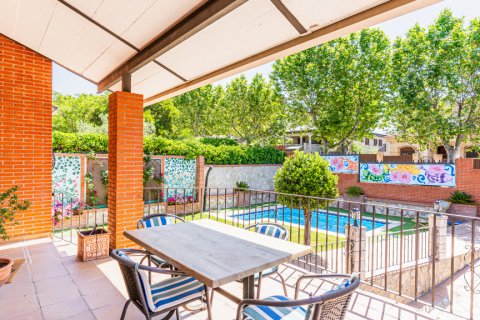 Продажа виллы в Моралеха де Энмедио, Мадрид, Испания 7 спален, 360м2 №121794 - фото 2