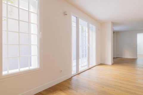 Villa for sale Madrid, Spain 7 bedrooms, 653 sq.m. No. 121792 - photo 12