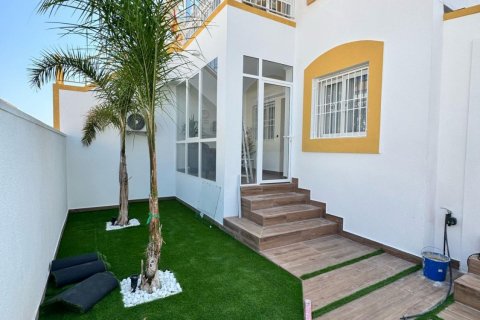 Bungalow zum Verkauf Torrevieja, Alicante, Spanien 3 Schlafzimmer, 70 m2 Nr. 131760 - Foto 1