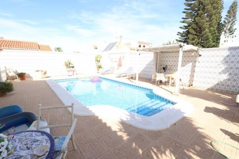 Villa till salu Torrevieja, Alicante, Spanien 3 sovrum, 188 kvm. Nr. 131534 - foto 8