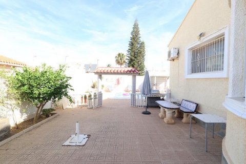 Villa till salu Torrevieja, Alicante, Spanien 3 sovrum, 188 kvm. Nr. 131534 - foto 5