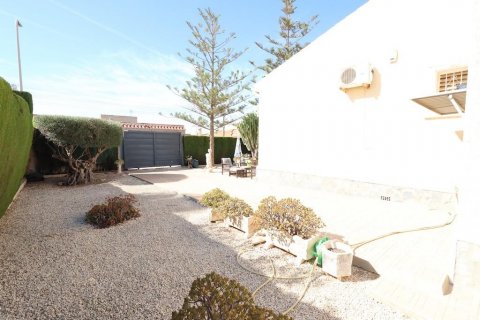 Villa till salu Torrevieja, Alicante, Spanien 3 sovrum, 188 kvm. Nr. 131534 - foto 11