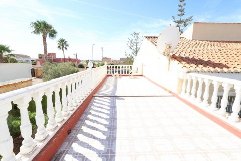 Villa till salu Torrevieja, Alicante, Spanien 3 sovrum, 188 kvm. Nr. 131534 - foto 17