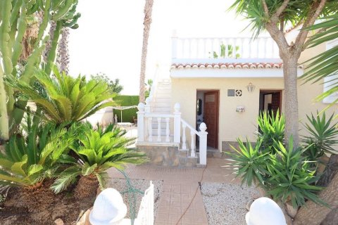Villa till salu Torrevieja, Alicante, Spanien 3 sovrum, 188 kvm. Nr. 131534 - foto 9