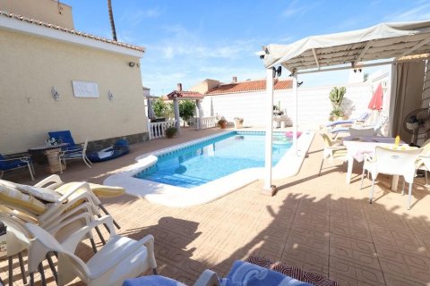 Villa till salu Torrevieja, Alicante, Spanien 3 sovrum, 188 kvm. Nr. 131534 - foto 15