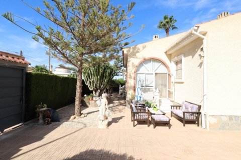 Villa till salu Torrevieja, Alicante, Spanien 3 sovrum, 188 kvm. Nr. 131534 - foto 14