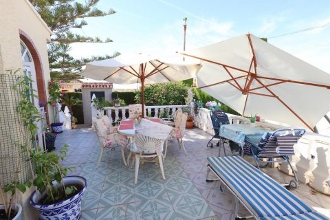 Villa till salu Torrevieja, Alicante, Spanien 3 sovrum, 188 kvm. Nr. 131534 - foto 4