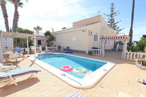 Villa till salu Torrevieja, Alicante, Spanien 3 sovrum, 188 kvm. Nr. 131534 - foto 7