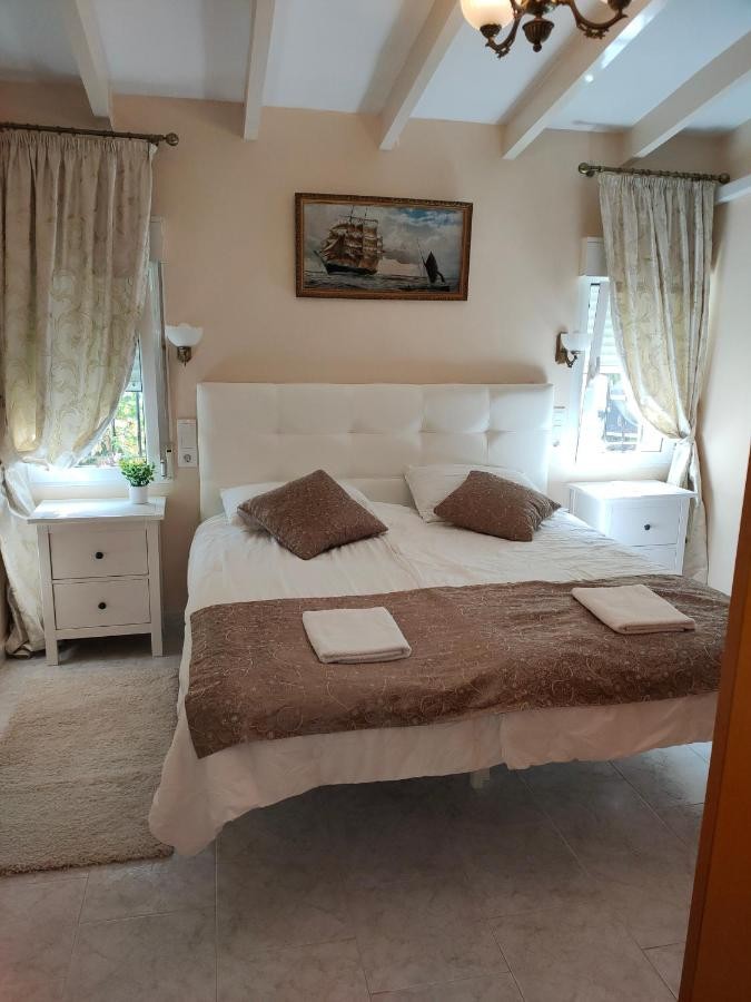 Villa in Javea, Alicante, Spain 5 bedrooms, 350 sq.m. No. 122723