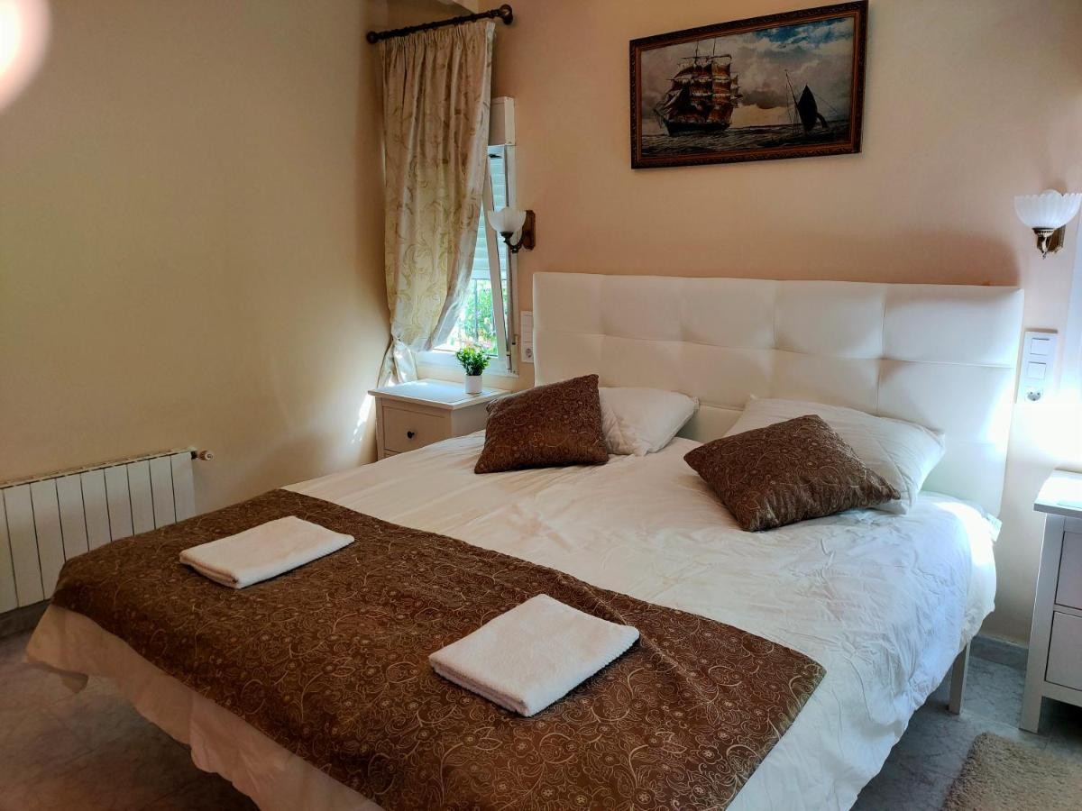 Villa in Javea, Alicante, Spain 5 bedrooms, 350 sq.m. No. 122723