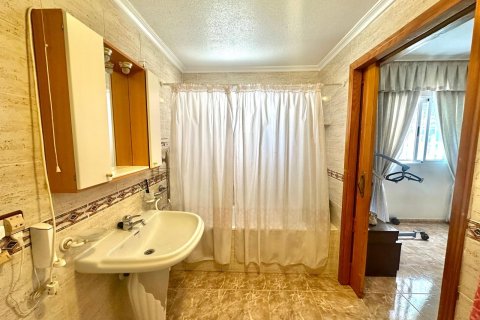 Apartament Torrevieja, Alicante, Hiszpania 3 sypialnie, 140 mkw. nr 125658 – zdjęcie 21