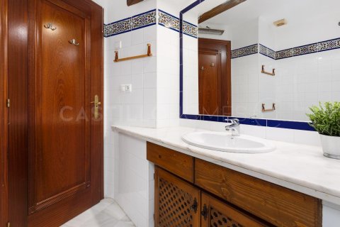 Apartment for sale Torrevieja, Alicante, Spain 2 bedrooms, 60 sq.m. No. 129631 - photo 15