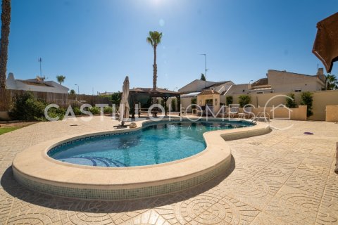 Villa pārdošanā Torrevieja, Alicante, Spānijā 4 istabas, 163 m2 Nr. 129633 - attēls 2