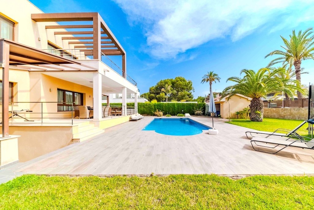 Villa en Cabo Roig, Alicante, España 5 dormitorios, 477 m2 No. 128304