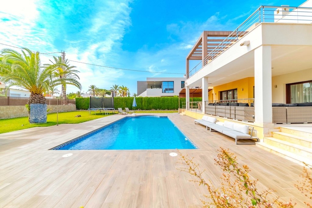 Villa en Cabo Roig, Alicante, España 5 dormitorios, 477 m2 No. 128304