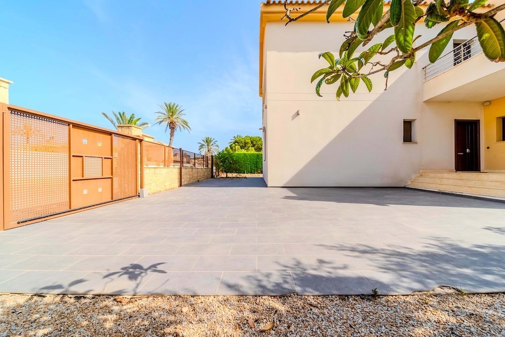Villa en Cabo Roig, Alicante, España 5 dormitorios, 477 m2 No. 128304
