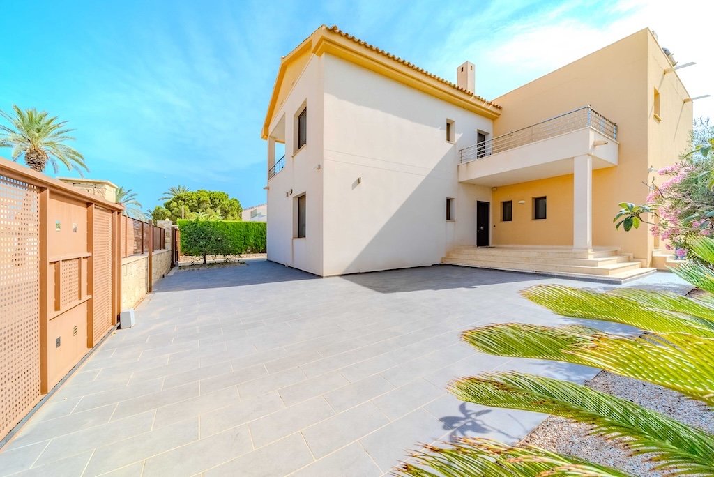 Villa en Cabo Roig, Alicante, España 5 dormitorios, 477 m2 No. 128304