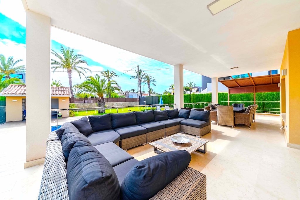 Villa en Cabo Roig, Alicante, España 5 dormitorios, 477 m2 No. 128304