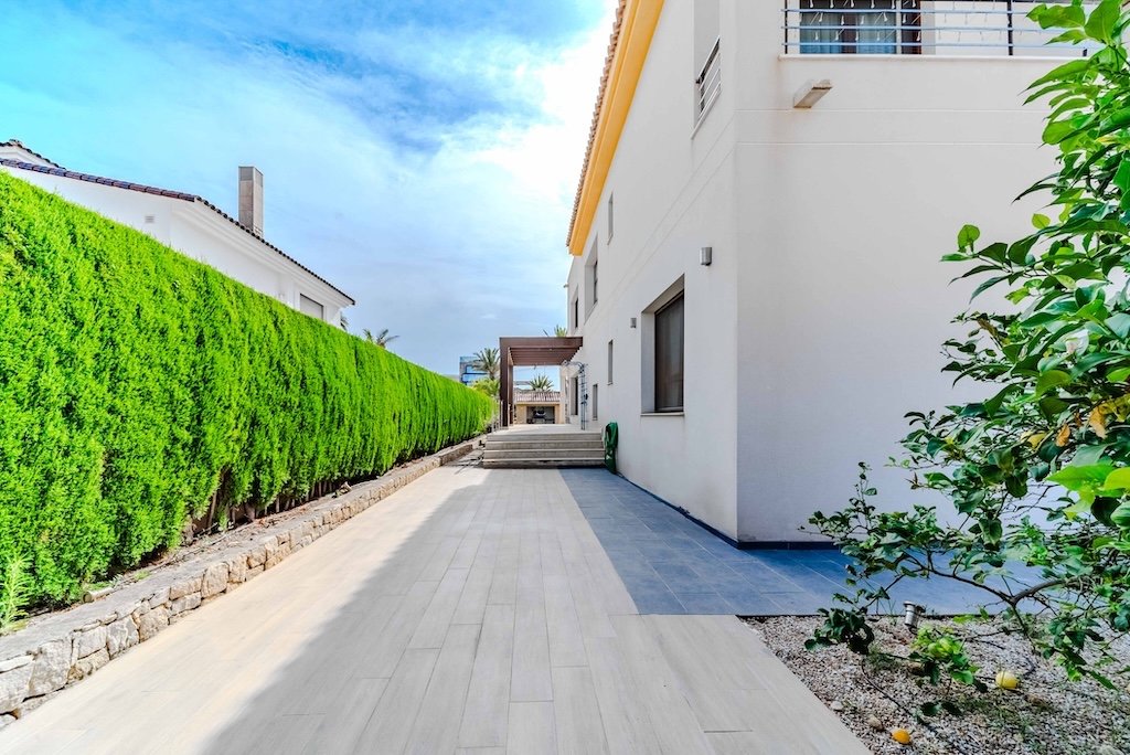 Villa en Cabo Roig, Alicante, España 5 dormitorios, 477 m2 No. 128304