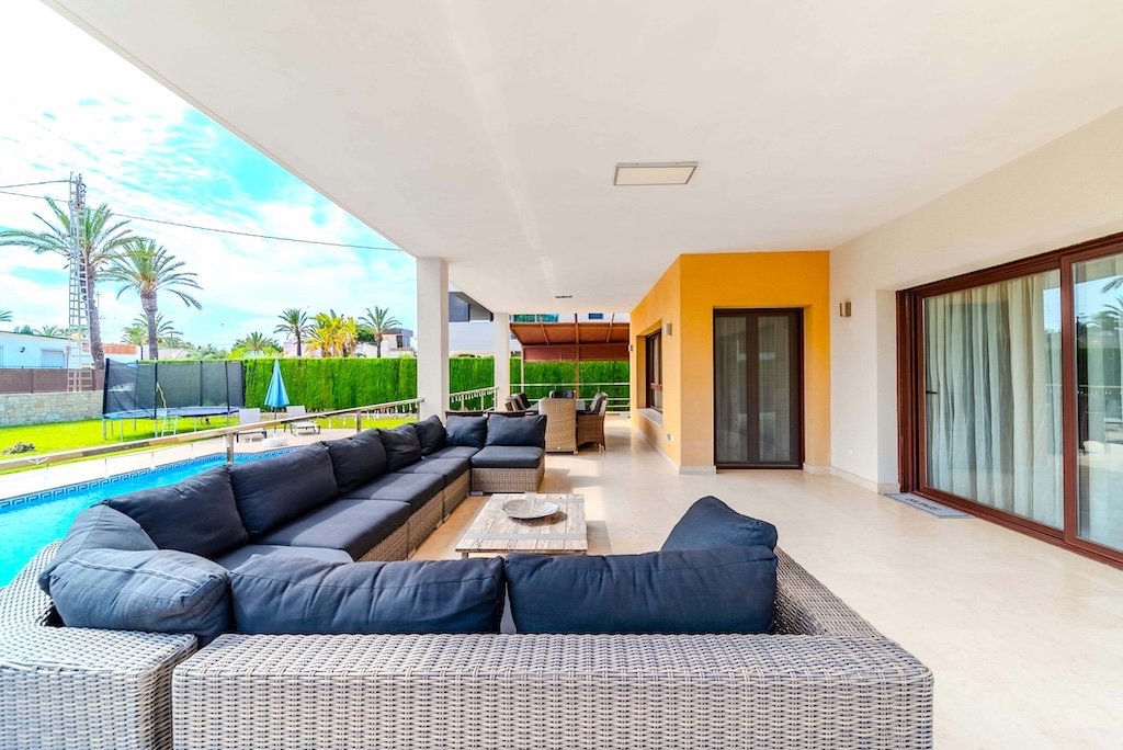 Villa en Cabo Roig, Alicante, España 5 dormitorios, 477 m2 No. 128304