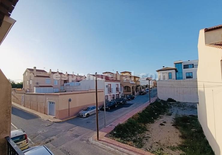 Radhus i Albox, Almeria, Spanien 5 sovrum, 126 kvm. Nr. 128611