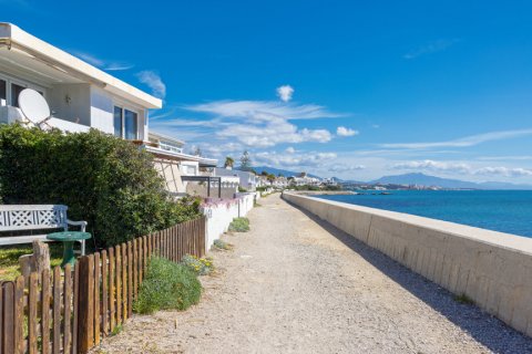 Продажа таухауса в Баия Дорада, Малага, Испания 3 спальни, 147м2 №120308 - фото 1