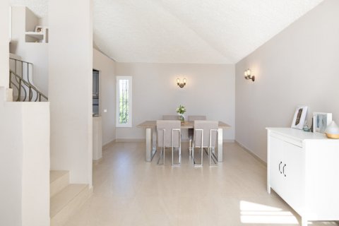 Продажа таухауса в Баия Дорада, Малага, Испания 3 спальни, 147м2 №120308 - фото 16