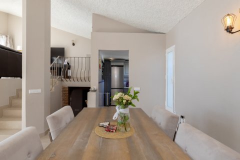 Продажа таухауса в Баия Дорада, Малага, Испания 3 спальни, 147м2 №120308 - фото 17