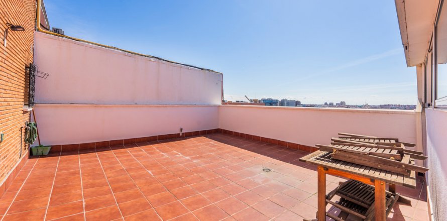 Пентхаус в Мадрид, Испания 2 спальни, 97м2 №121544