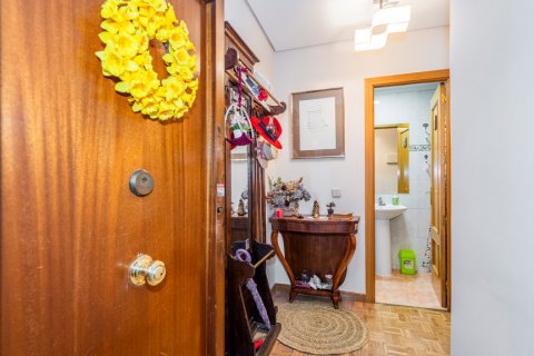 Продажа пентхауса в Мадрид, Испания 2 спальни, 97м2 №121544 - фото 2