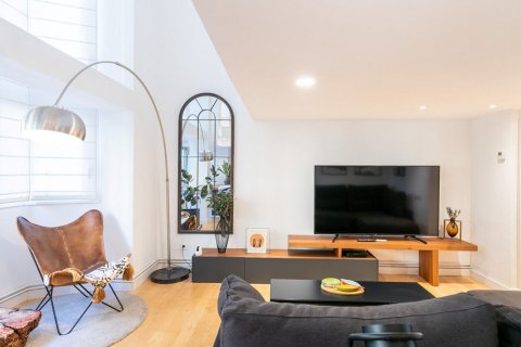 Продажа дуплекса Барселона, Испания 2 спальни, 85м2 №132834 - фото 3