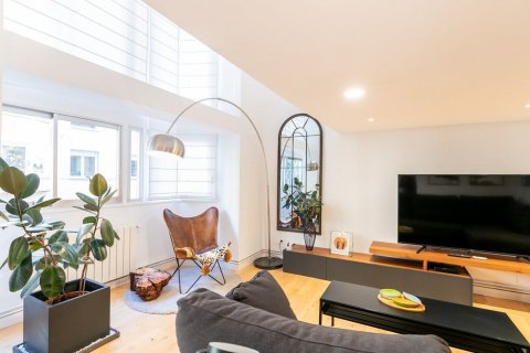 Продажа дуплекса Барселона, Испания 2 спальни, 85м2 №132834 - фото 5