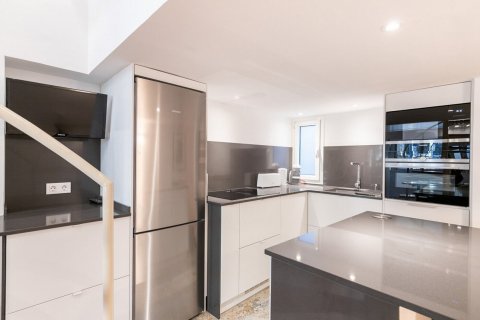 Продажа дуплекса Барселона, Испания 2 спальни, 85м2 №132834 - фото 9