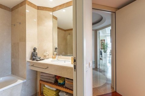 Продажа квартиры Барселона, Испания 3 спальни, 113м2 №132830 - фото 17