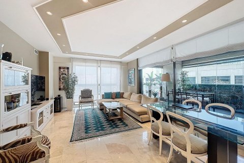Продажа квартиры Барселона, Испания 3 спальни, 113м2 №132830 - фото 2