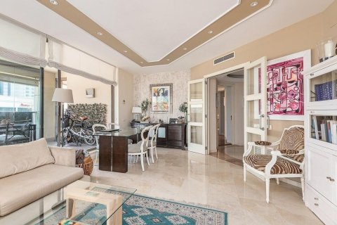 Продажа квартиры Барселона, Испания 3 спальни, 113м2 №132830 - фото 3