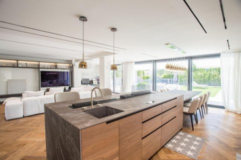 Продажа виллы Сан-Андреу-де-Льяванерес, Барселона, Испания 4 спальни, 419м2 №132829 - фото 3