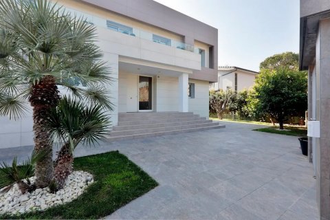 Продажа виллы Кастельдефельс, Барселона, Испания 4 спальни, 500м2 №132833 - фото 1
