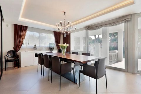 Продажа виллы Кастельдефельс, Барселона, Испания 4 спальни, 500м2 №132833 - фото 9