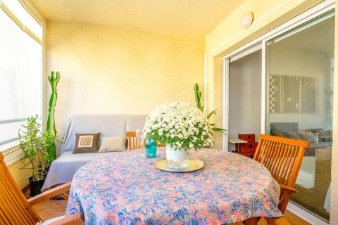 Huoneisto myytävänä Dehesa De Campoamor, Alicante, Espanja, 3 makuuhuonetta, 107 m2 No. 125738 - kuva 3