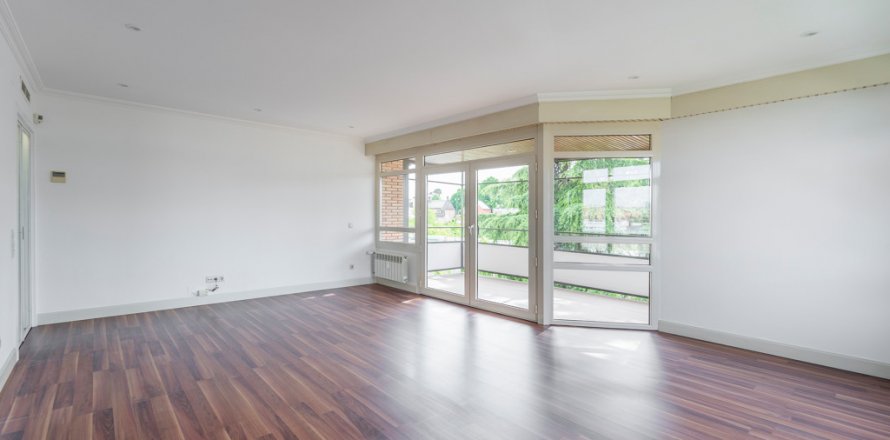 Квартира в Мадрид, Испания 3 спальни, 222м2 №121653