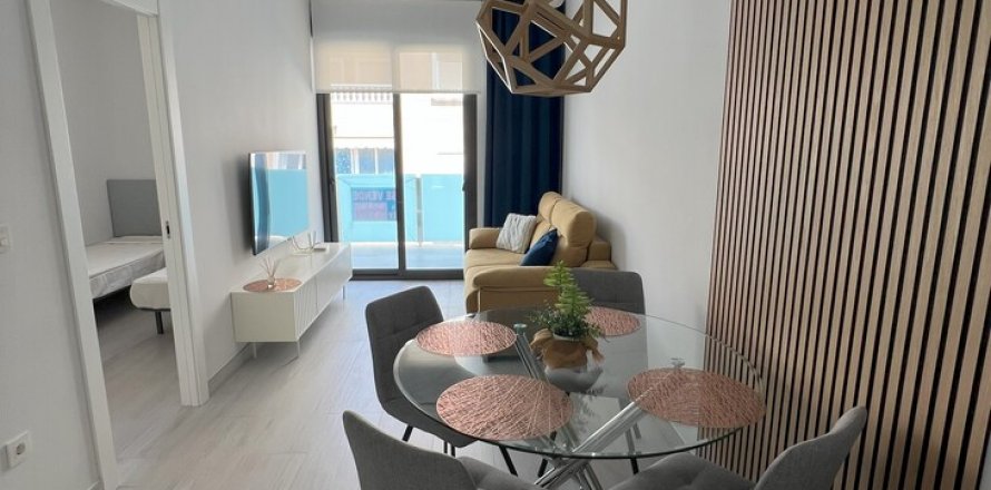 Apartment Torrevieja, Alicante, Spain 2 bedrooms, 65 sq.m. No. 125747